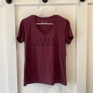 UNDER ARMOUR Womens v-neck dri-fit workout top